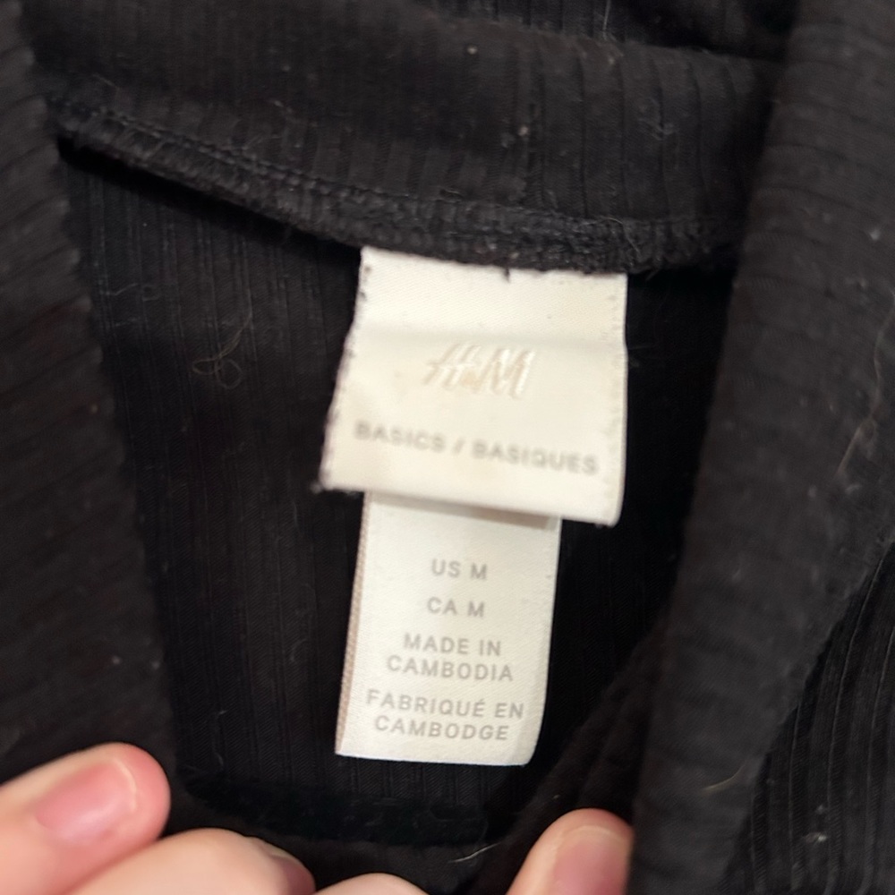 Basic Black Ribbed Turtleneck - Picture 2 of 2